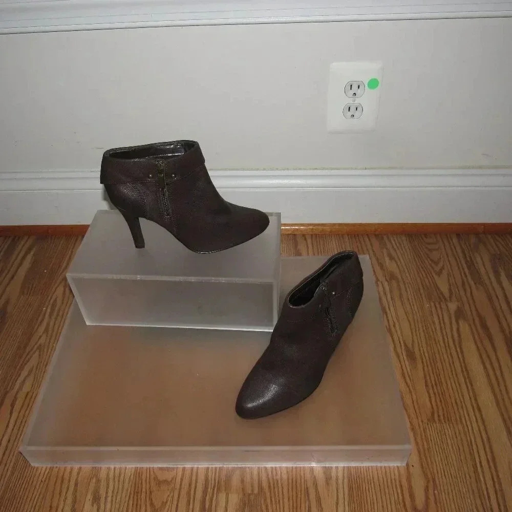STYLE & CO Brown Ankle Booties Heel Shoes Size 7.5 - Picture 2 of 6